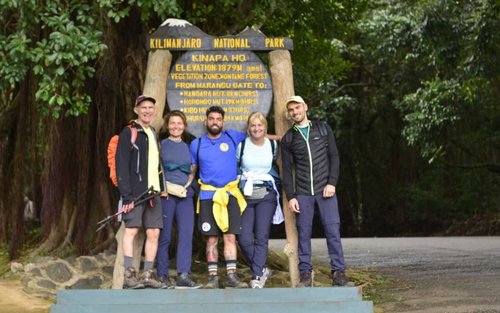 Trek Berpandu Sehari Penuh Marangu Mt Kilimanjaro