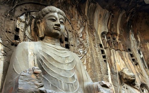 Tour por las Grutas de Longmen de Luoyang, el Templo del Caballo Blanco y la Ciudad de Luoyi