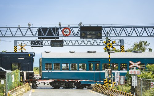 屏东-蓝皮解忧号观光列车| 枋寮-台东