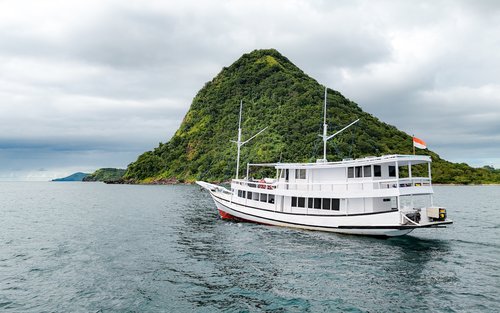 [Deluxe Phinisi] 3D2N Deden Putra Liveaboard mula Labuan Bajo