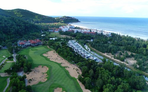 Trải Nghiệm Câu Lạc Bộ Golf Laguna Lăng Cô Từ Đà Nẵng