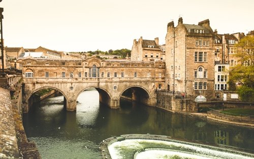 巴斯、埃夫伯里和拉科克村一日游（从伦敦出发）