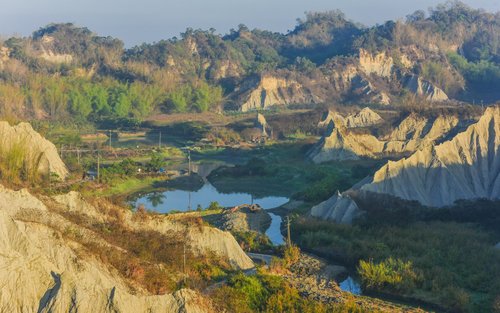 高雄月世界＆美浓民俗村＆旗山老街＆驳二艺术特区一日游