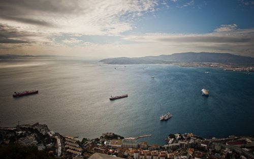 Gibraltar and Saint Michael's Cave Day Tour dari Sevilla 