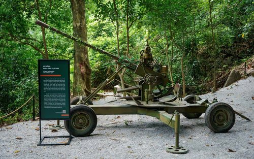Gita in barca a Phong Nha e alla leggendaria grotta di comando di guerra