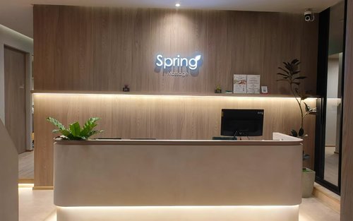 Spring Massage & Spa Sukhumvit 33/1 shop (Emquartier) in Bangkok