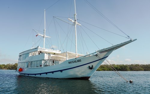 mosalaki phinisi