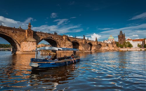 Tour Đi Thuyền Trên Kênh Devil Ở Prague