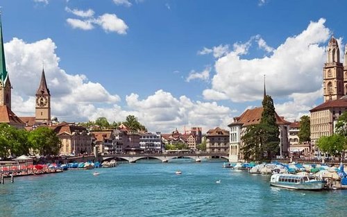 Zurich City Private Walking Tour and Lake Boat Cruise