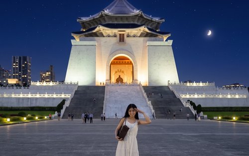 Taipei Night Tour: Taipei 101 & Chiang Kai-shek Memorial Hall & Longshan Temple & Ningxia Night Market