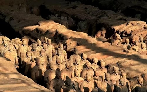 [Kleine groep van 15 personen] Dagtocht naar Terracotta Leger + Huaqing Paleis + Eeuwige Liefde/Kameelbellegende/Keizerin van de Tang-dynastie