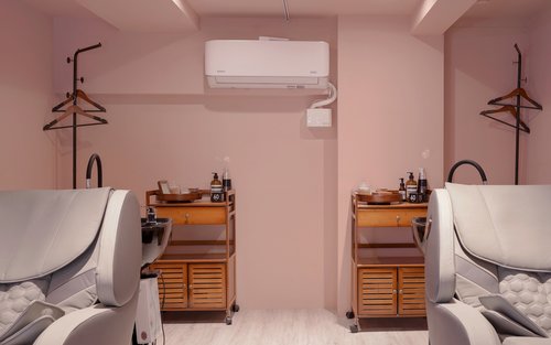 Moraine Head Therapy SPA (MRT Nanjing Fuxing/Taipei Arena Station)