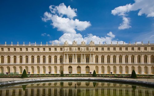 Versailles Historic Palace and Gardens Guided Tour
