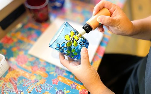 沖縄でグラスペイント体験