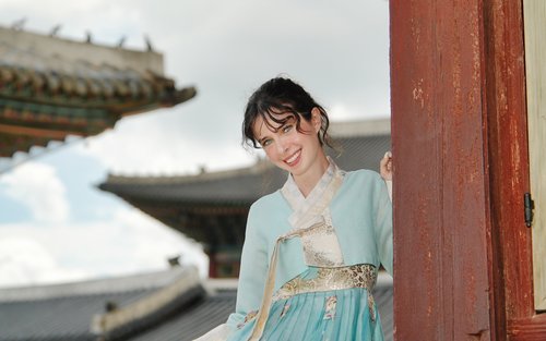 Gyeongbokgung Hanbok Photoshoot Experience by HAB KOREA