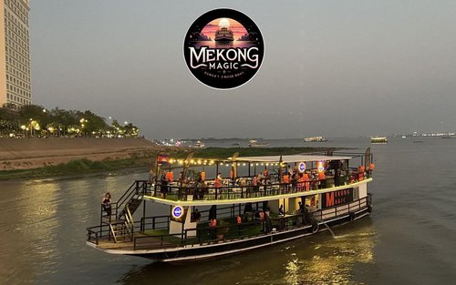 Croisière au coucher du soleil : Bières fraîches à volonté, buffet barbecue et plateau de fruits