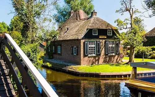 アムステルダム発ヒートホールン終日少人数ガイド付きツアー