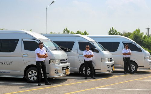 Индивидуальный заказ автомобиля с водителем в Хуахин из Бангкока