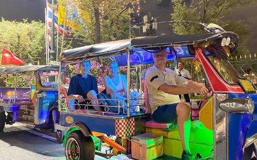 Bangkok Night Tour: Eten, tempel & tuktuk