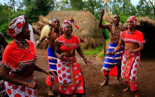 Nairobi: Tour guidato pomeridiano a Bomas of Kenya.