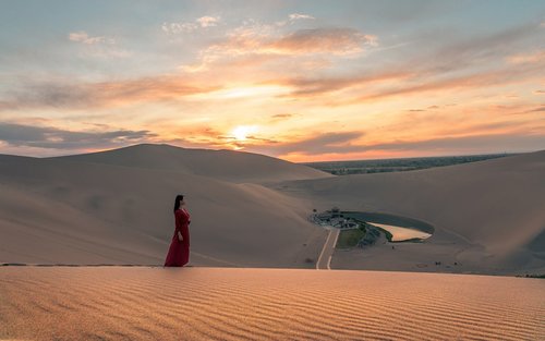 4-Day Luxury Tour of Dunhuang, Gansu