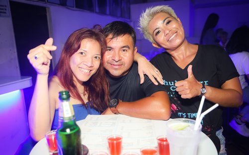 Karanasan sa Pag-inom sa Iba't Ibang Bar sa Patong Beach 