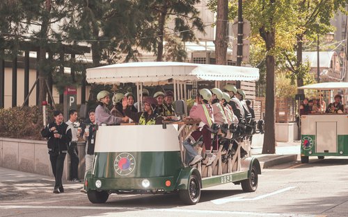 Seoul Half-Day Interactive Tram Tour