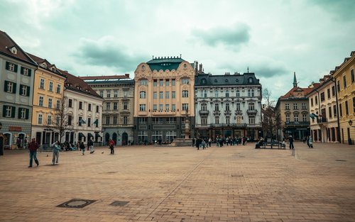 从维也纳出发：布达佩斯和布拉迪斯拉发导览一日游