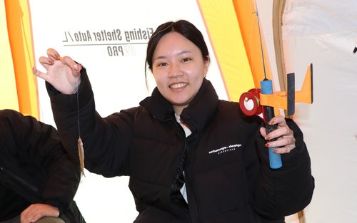 [Hokkaido, Sapporo Ice Fishing]  Sapporo Smelt Fishing Experience