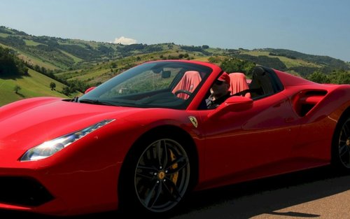 Изживяване при тест драйв на Ferrari Portofino в Маранело