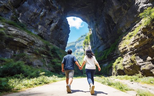 Chongqing Wulong Three Natural Bridges + Longshui Gorge Fissure/Xiannyushan National Forest Park Pure Play One-Day Tour (Small Group within 8 people + 9 AM Late Departure + Optional English-speaking Driver + Scenic Area Shuttle Bus)