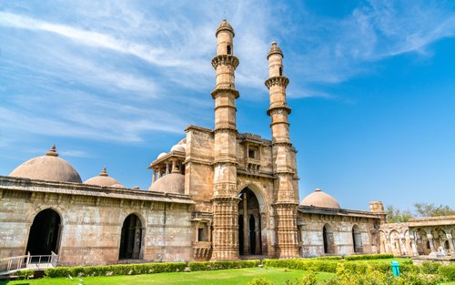 Explore Champaner & Pavagadh: Full-Day Excursion from Ahmedabad