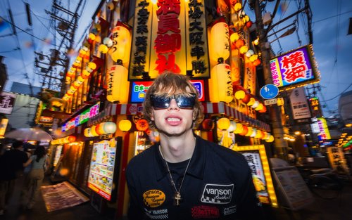 Paglalakad sa Osaka Street Vibes Photo