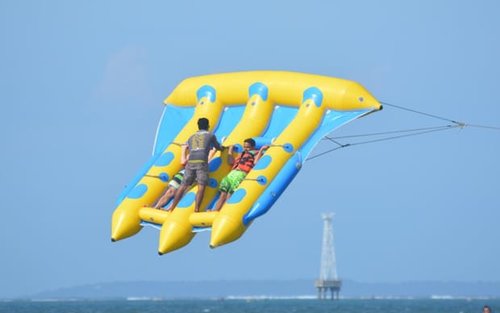 Experiencia de deportes acuáticos en Tanjung Benoa, Bali, por Mawar Kuning 