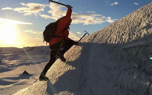 Tour de escalada en hielo y senderismo glaciar en Solheimajokull