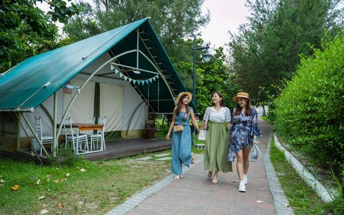 Къмпинг Тайчунг: Луксозен къмпинг на брега на морето Xianghai Nayang