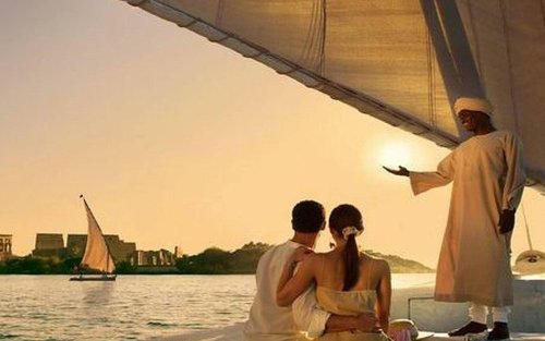 Fellukenfahrt im Sonnenuntergang auf dem Nil in Luxor