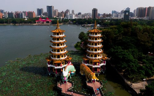 Kaohsiung Love River nattcruise og Lotus Pond dagstur