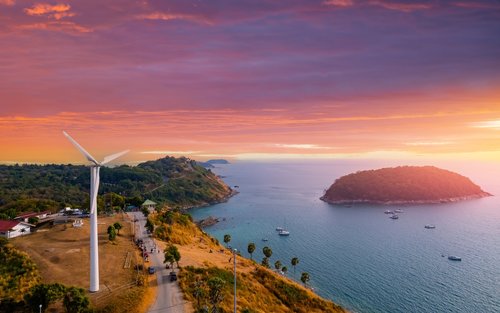Kahung Beach und Promthep Cape Sunset Tour mit dem Segelkatamaran