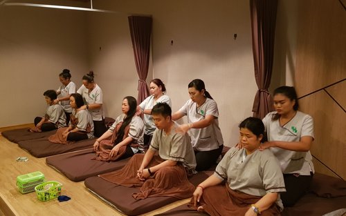 Masaje de sauna de hierbas de Pattaya y traslado al aeropuerto de Suvarnabhumi