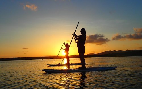 石垣島: 夕焼け満喫の選べるサンセット SUP・カヌーツアー 