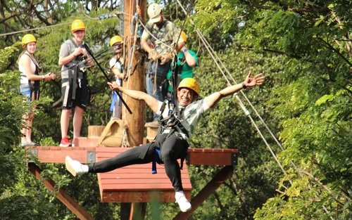 Zipline & Dolphin Watching Snorkel Adventure in Oahu