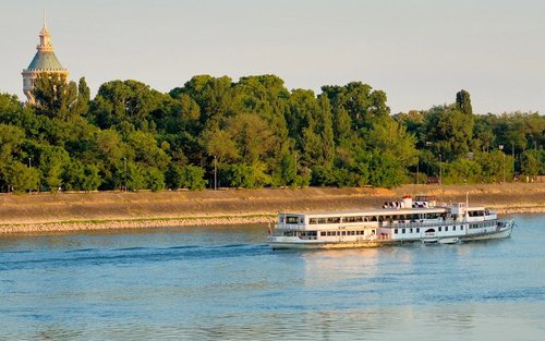 Donau Flussfahrt in Budapest
