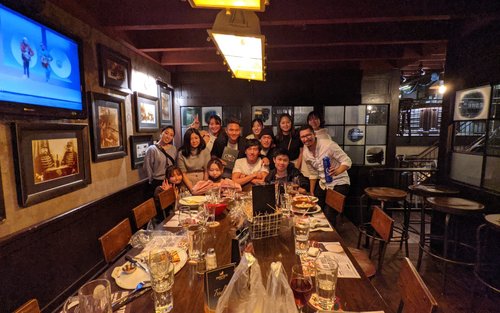 Noční život v Tokiu a Jokohamě: Izakaya, Bar Hopping a Procházka městem