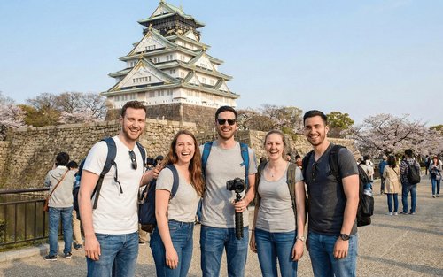 Romanttinen valokuvausretki Osakassa: yksityinen ulkokuvapalvelu pariskunnille ja perheille