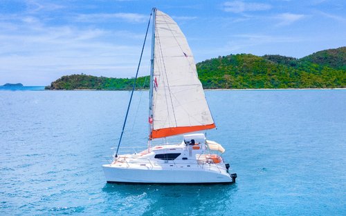 Perjalanan Catamaran Persendirian Pattaya