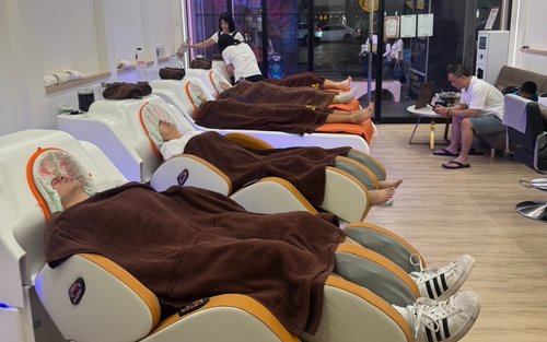 Kaohsiung Liuhe Night Market | Smart Hair Wash + Scalp Therapy SPA + Massage | Formosa Boulevard MRT Exit 11