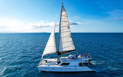 Premium Whitsunday Islands Sail, SUP & Snorkel Tour