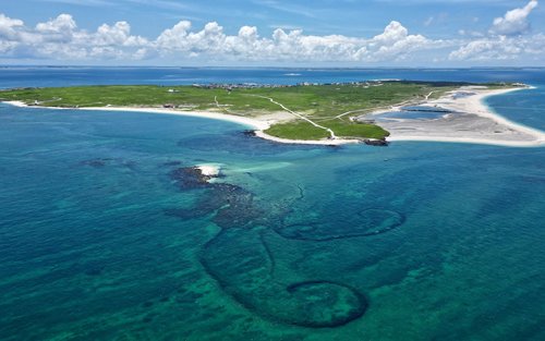 Penghu Qibei Island Hopping Day Tour (Round-trip ferry ticket / Unlimited water activities / Scooter rental booking)