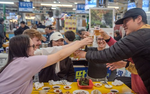 Jagalchi Market & Bupyeong Kkangtong Market Half-day Local Food & Small Group Tour